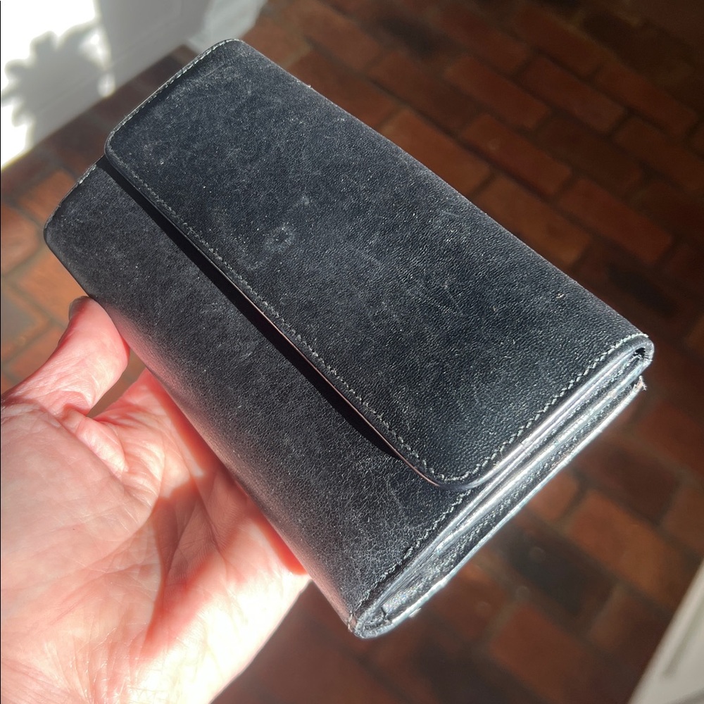 Vintage Gucci Black Leather Wallet with Gold Tone Clasp - Picture 14 of 16